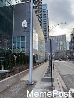 Streetlight Post Blocking Sidewalk: Hilarious Chicago Urban Design Fail (x-post /r/chicago)
