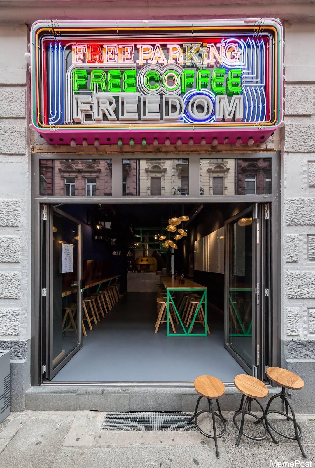 This is a pizza restaurant: A fun, safe-for-work eatery serving delicious artisanal pies!
