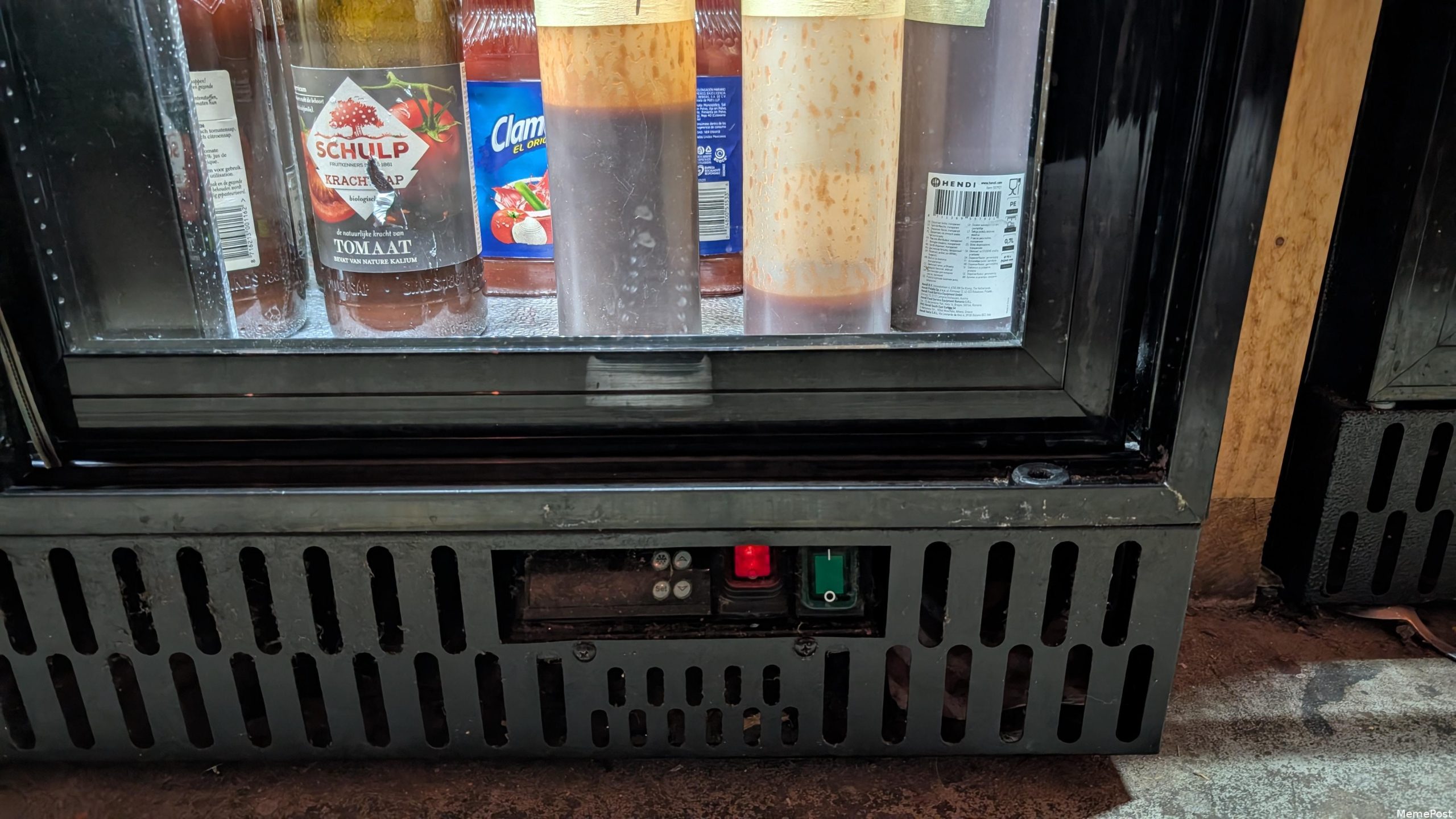 You Can Accidentally Turn Off My Bars Fridge, But the Light Stays On: Fresh Ingredients Wasted!
